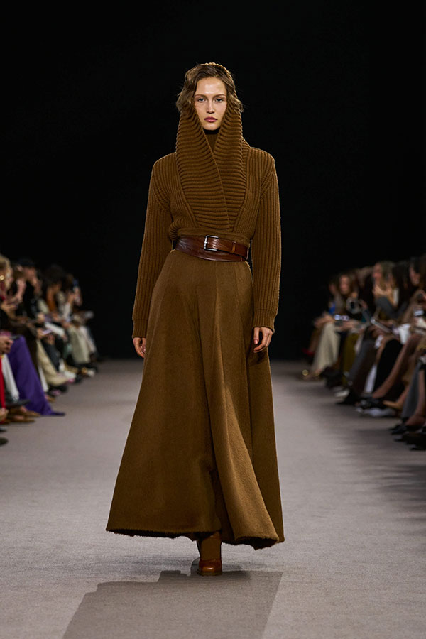 Look Runway FW25 018 Max Mara